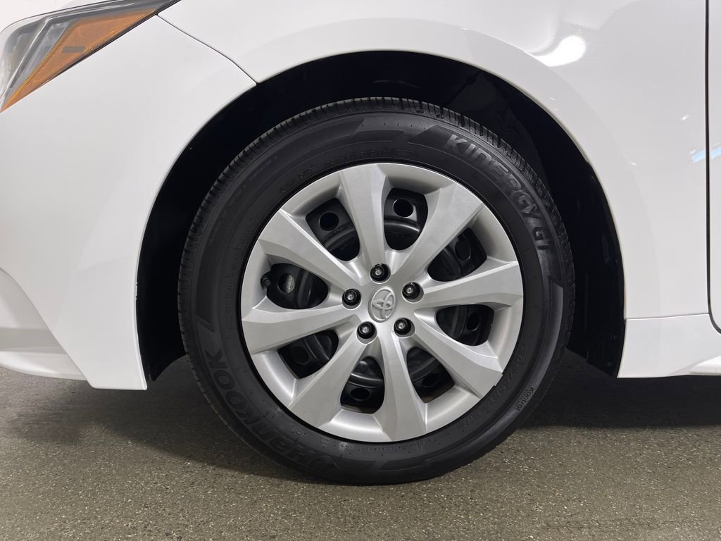 Certified 2025 Toyota Corolla LE image 11