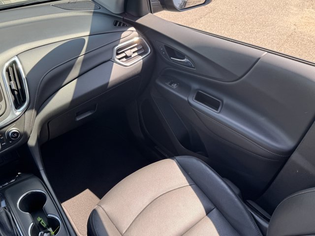 Used 2020 Chevrolet Equinox Premier w/ Premier Redline Edition AWD/4WD image 16
