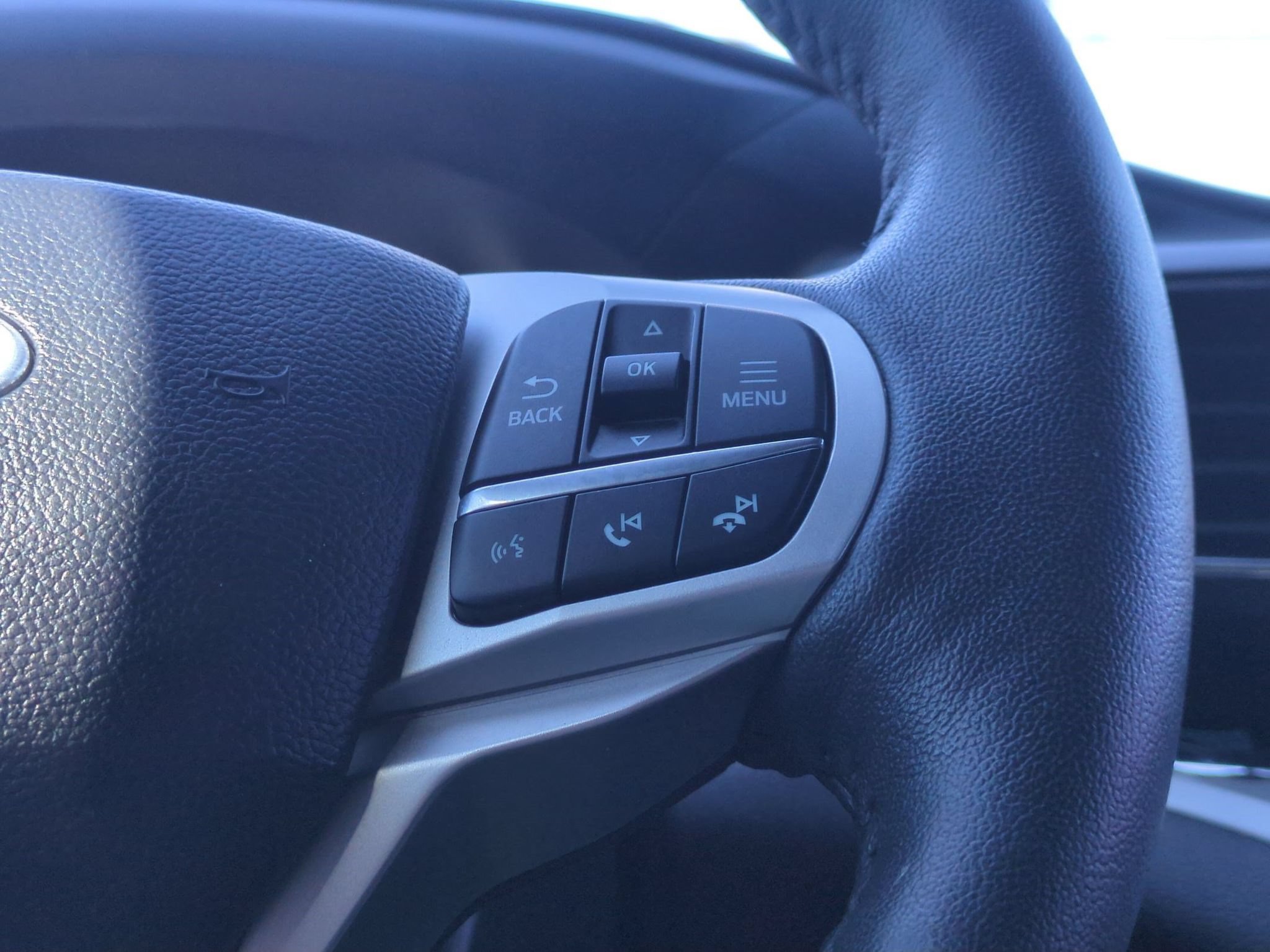 Used 2023 Ford Explorer XLT w/ Equipment Group 202A RWD image 17