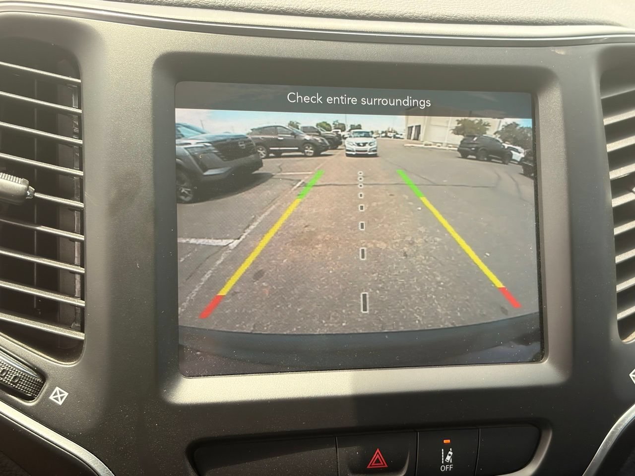 Used 2022 Jeep Cherokee Latitude Lux FWD image 23