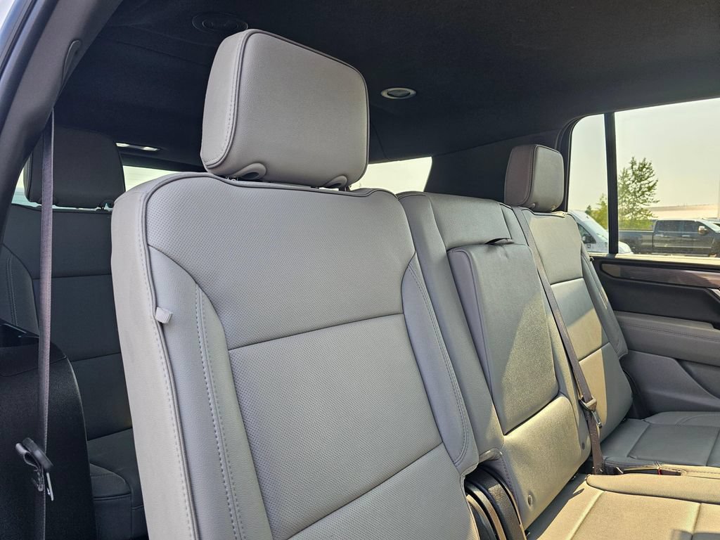 Used 2025 GMC Yukon XL Elevation AWD/4WD image 13