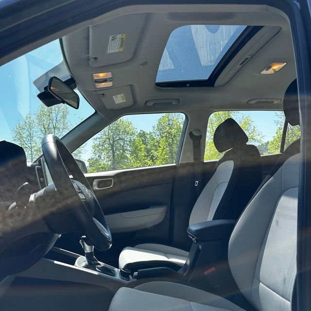 Certified 2025 Hyundai Venue SEL FWD image 12