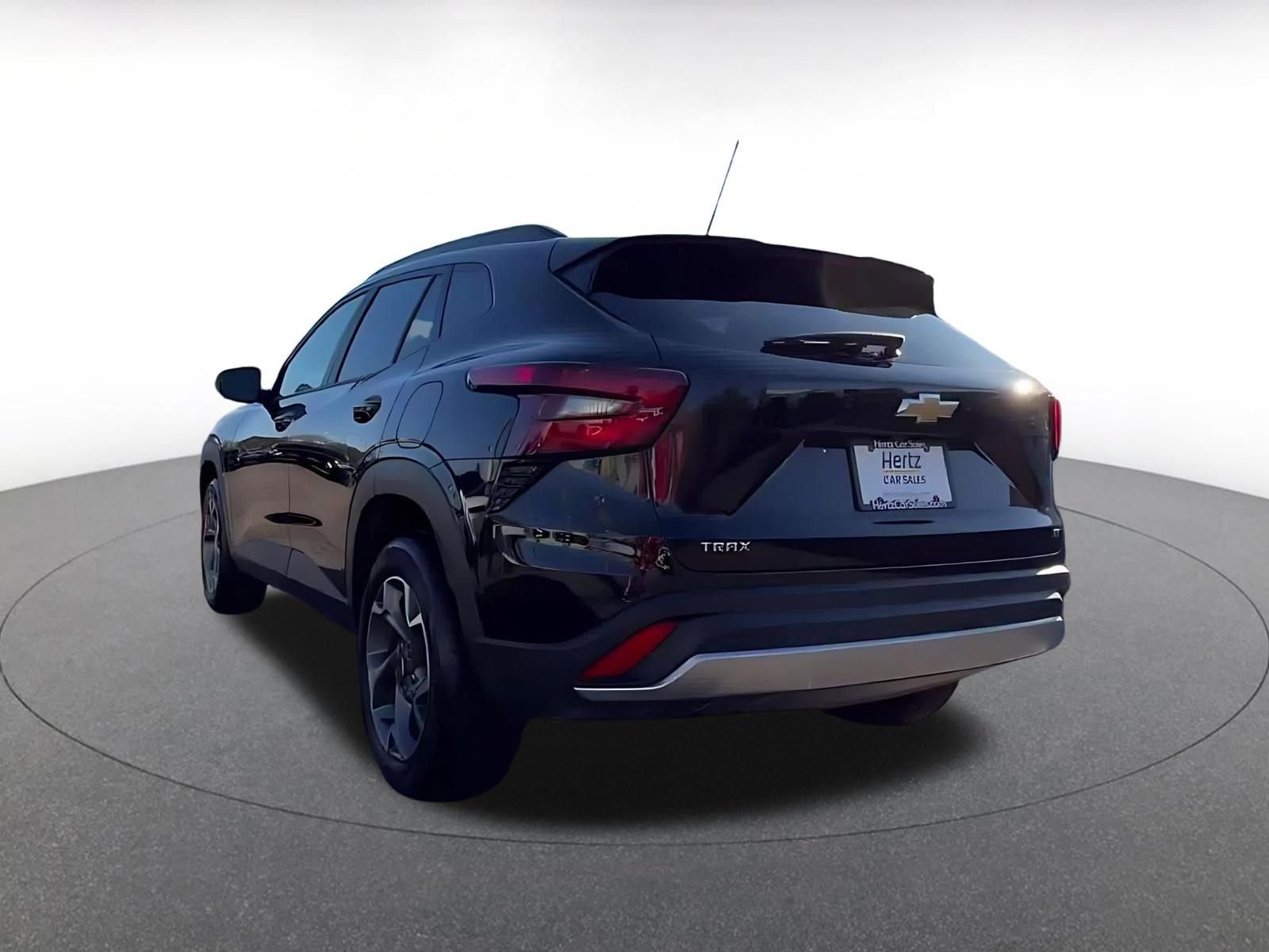 Used 2025 Chevrolet Trax LT w/ LT Convenience Package image 11