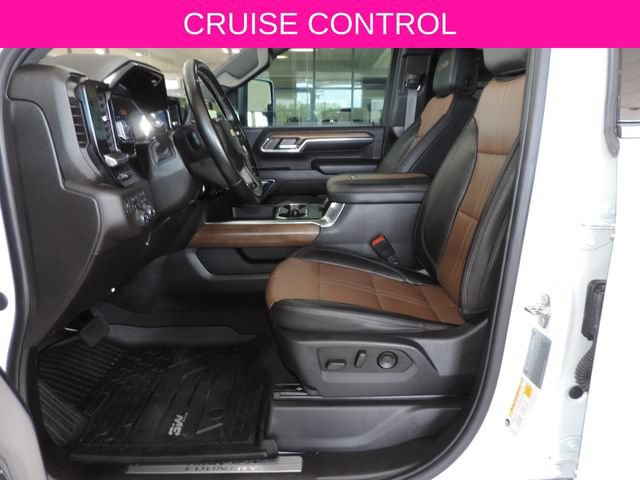 Used 2024 Chevrolet Silverado 3500 High Country w/ High Country Premium Package AWD/4WD image 23