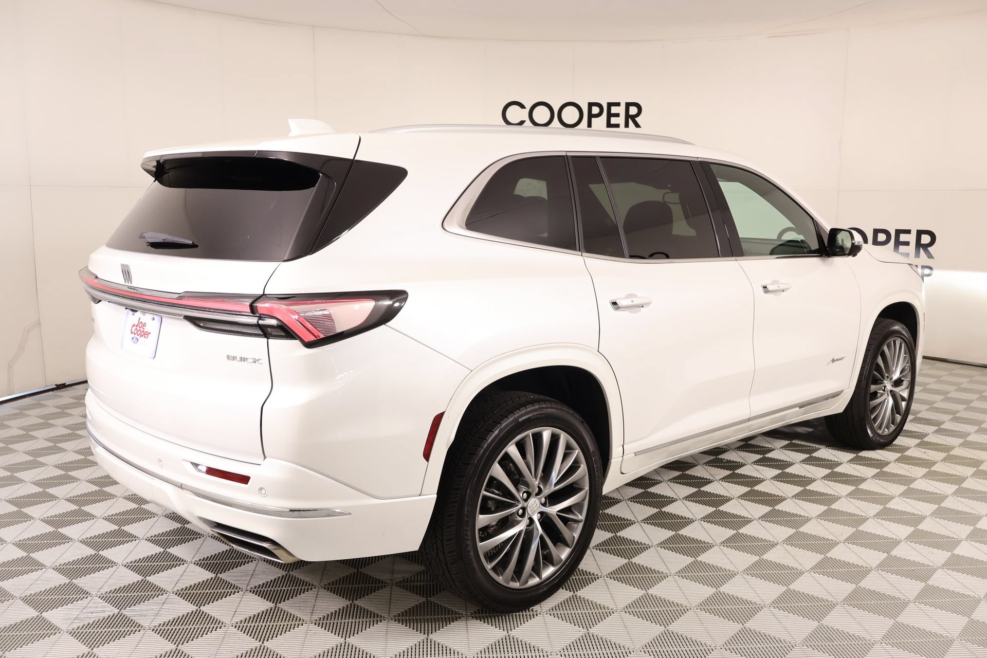 Used 2025 Buick Enclave Avenir FWD image 22