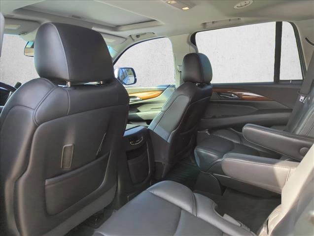 Used 2018 Cadillac Escalade Luxury RWD image 19