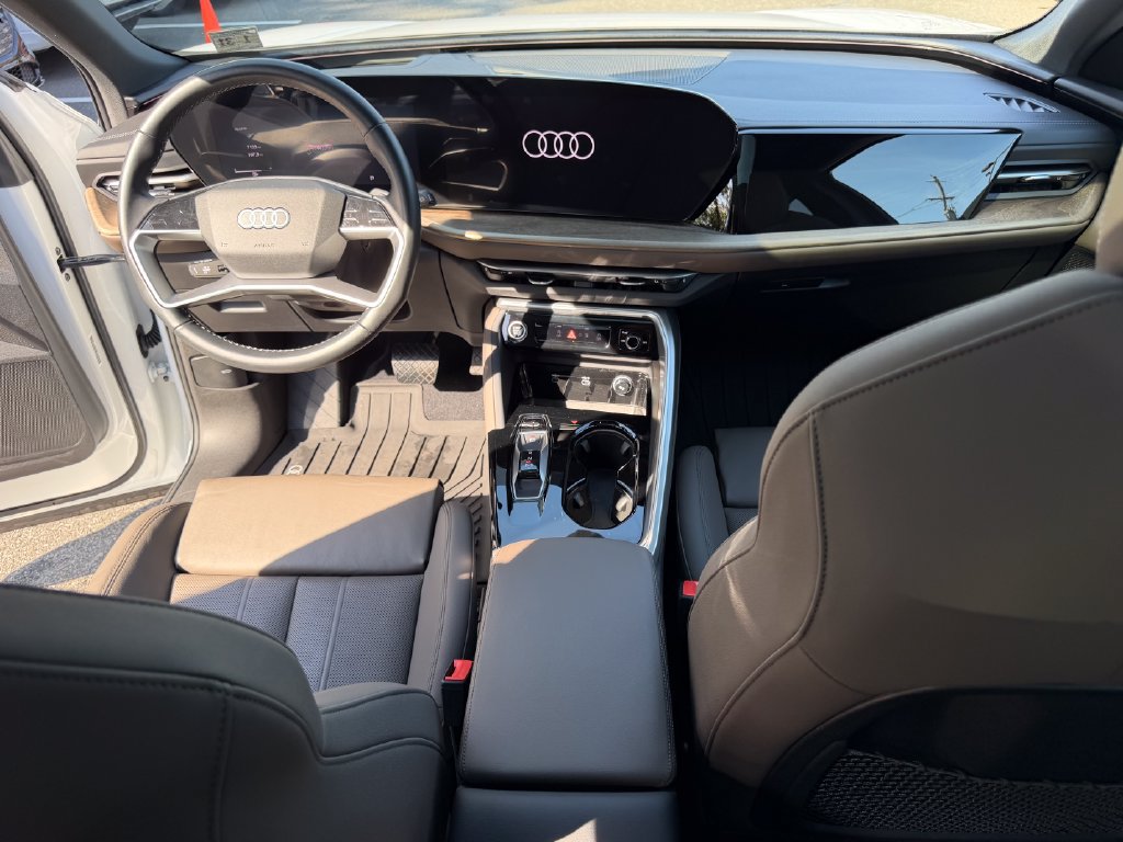 Used 2025 Audi Q5 Premium Plus w/ Premium Plus AWD/4WD image 19