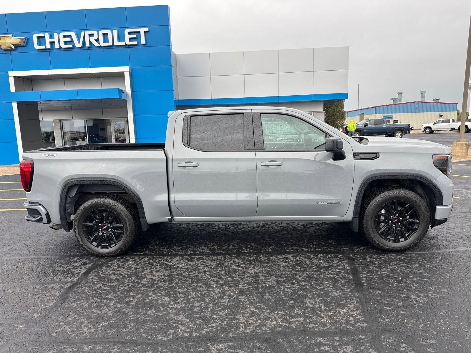 Used 2024 GMC Sierra 1500 Elevation AWD/4WD image 2
