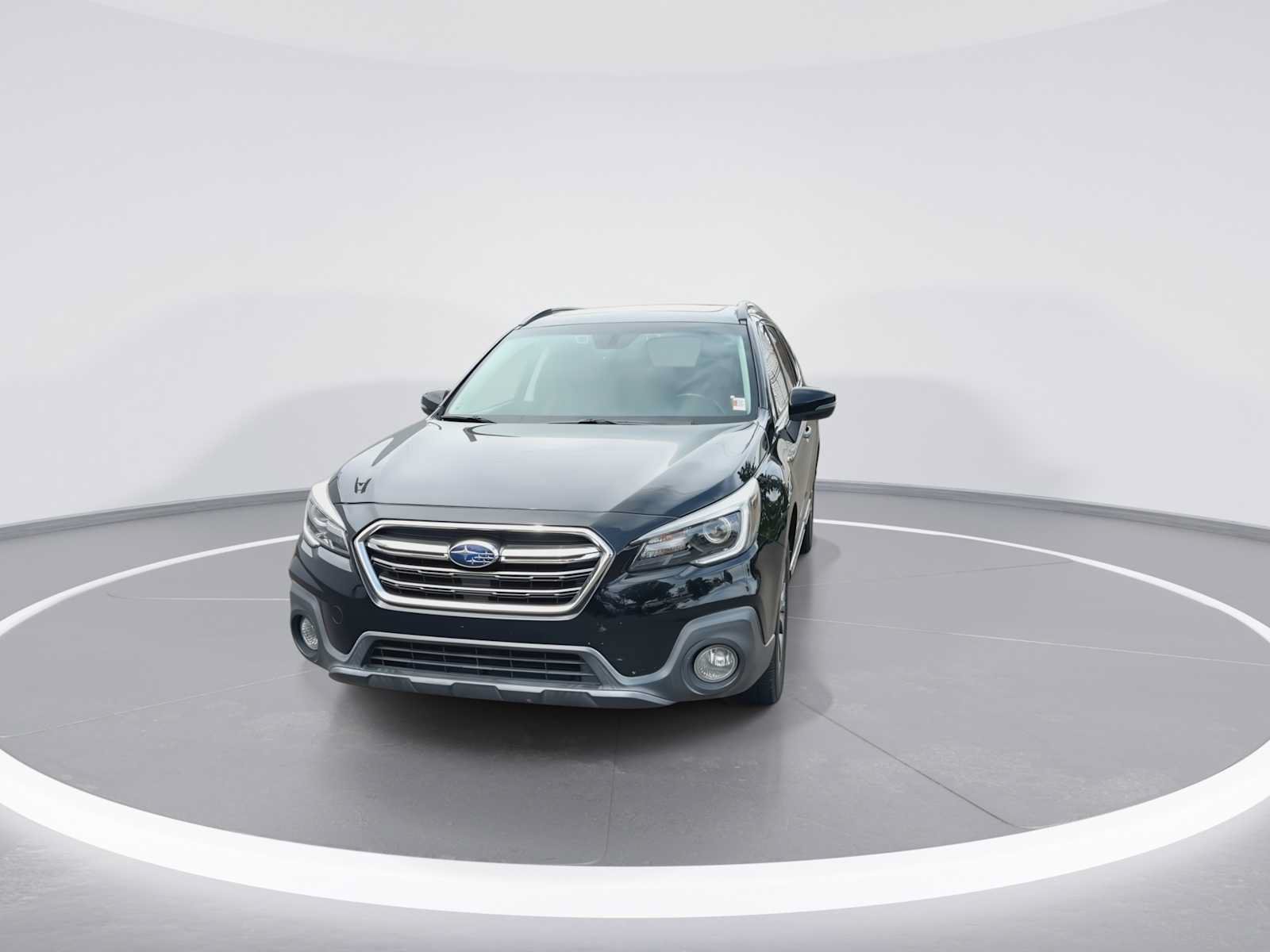 Used 2018 Subaru Outback 2.5i Touring w/ Popular Package #3 AWD/4WD image 3