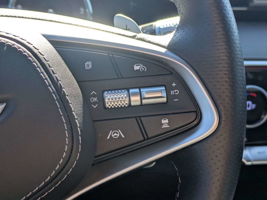 Used 2025 Genesis GV70 2.5T w/ Sport Prestige Package image 28