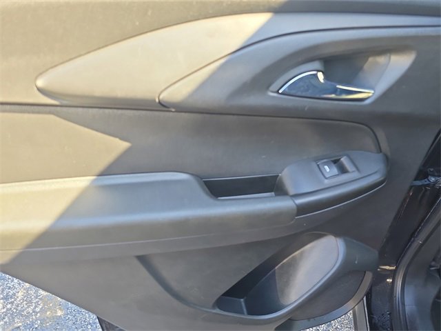 Used 2021 Chevrolet TrailBlazer RS w/ Convenience Package image 9