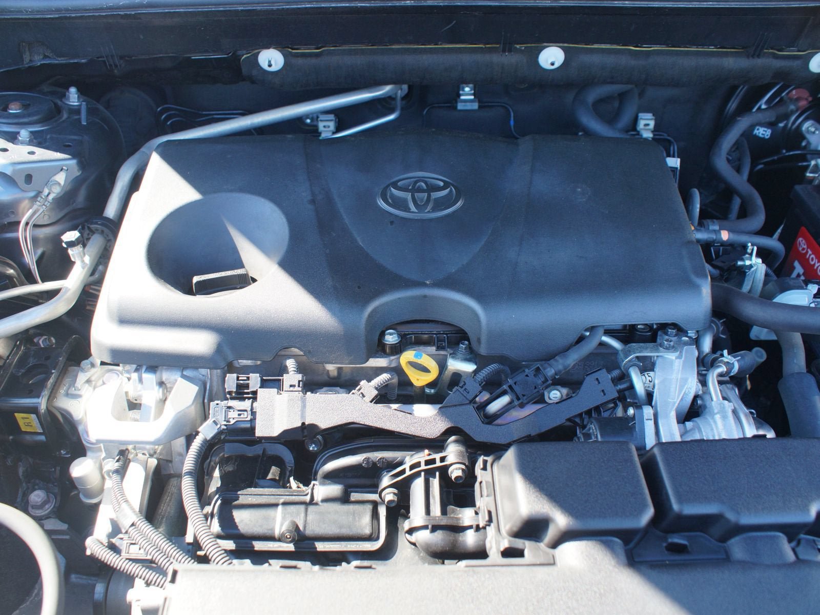 Used 2019 Toyota RAV4 XLE w/ Convenience Package FWD image 28