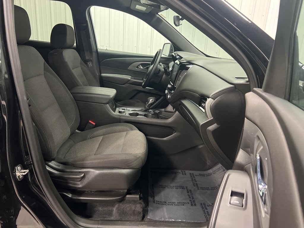 Used 2023 Chevrolet Traverse LT image 8