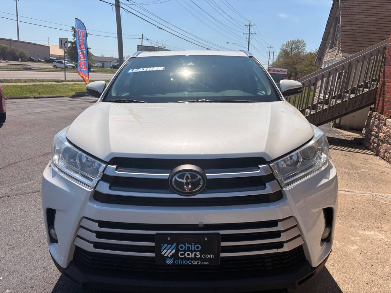 Used 2017 Toyota Highlander XLE AWD/4WD image 2
