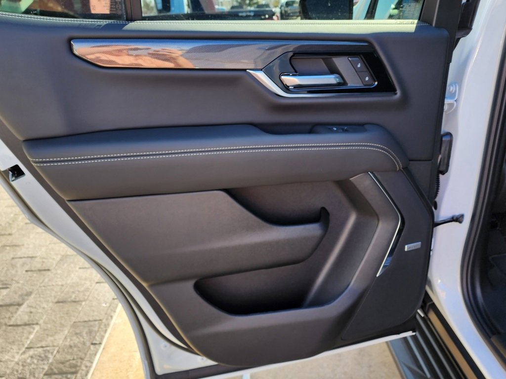 New 2026 GMC Yukon Elevation image 44