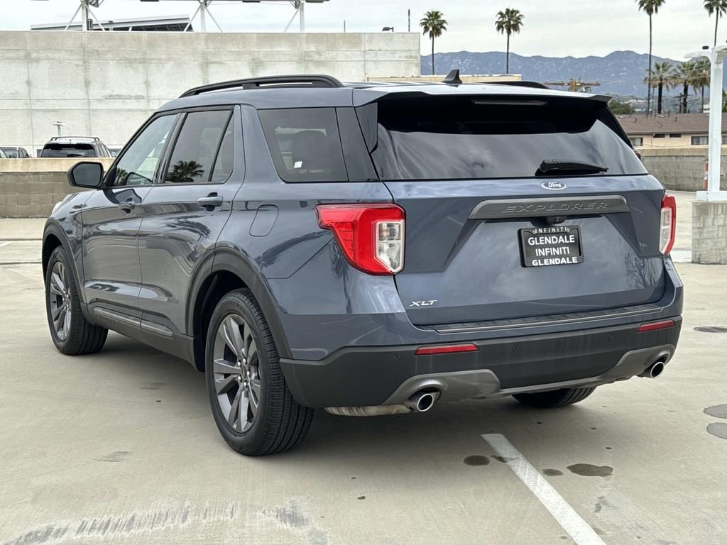 Used 2021 Ford Explorer XLT w/ Equipment Group 202A image 4