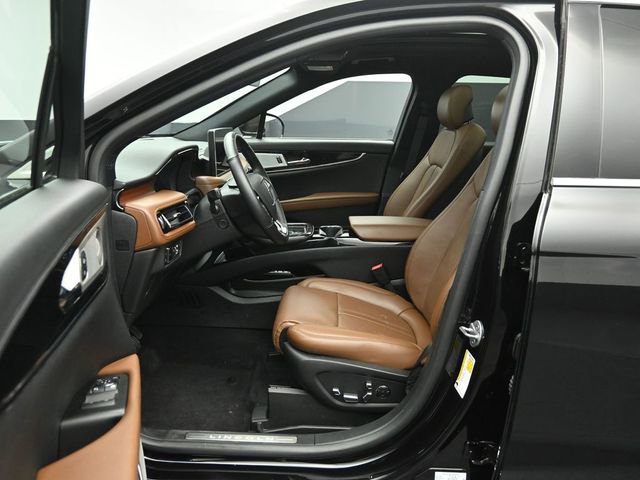 Certified 2023 Lincoln Nautilus Reserve w/ Equipment Group 202A image 10