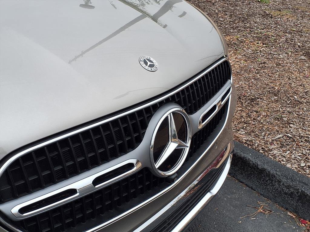 Used 2024 Mercedes-Benz GLC 300 4MATIC image 31