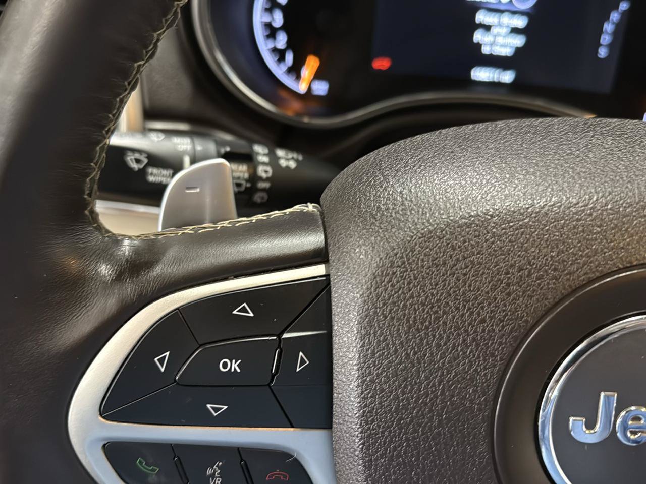 Used 2015 Jeep Grand Cherokee Overland AWD/4WD image 14