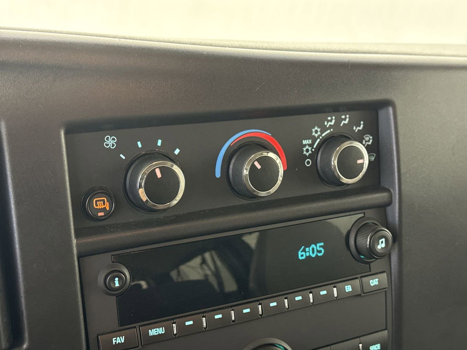 Used 2024 Chevrolet Express 3500 LT w/ LT Preferred Equipment Group image 10