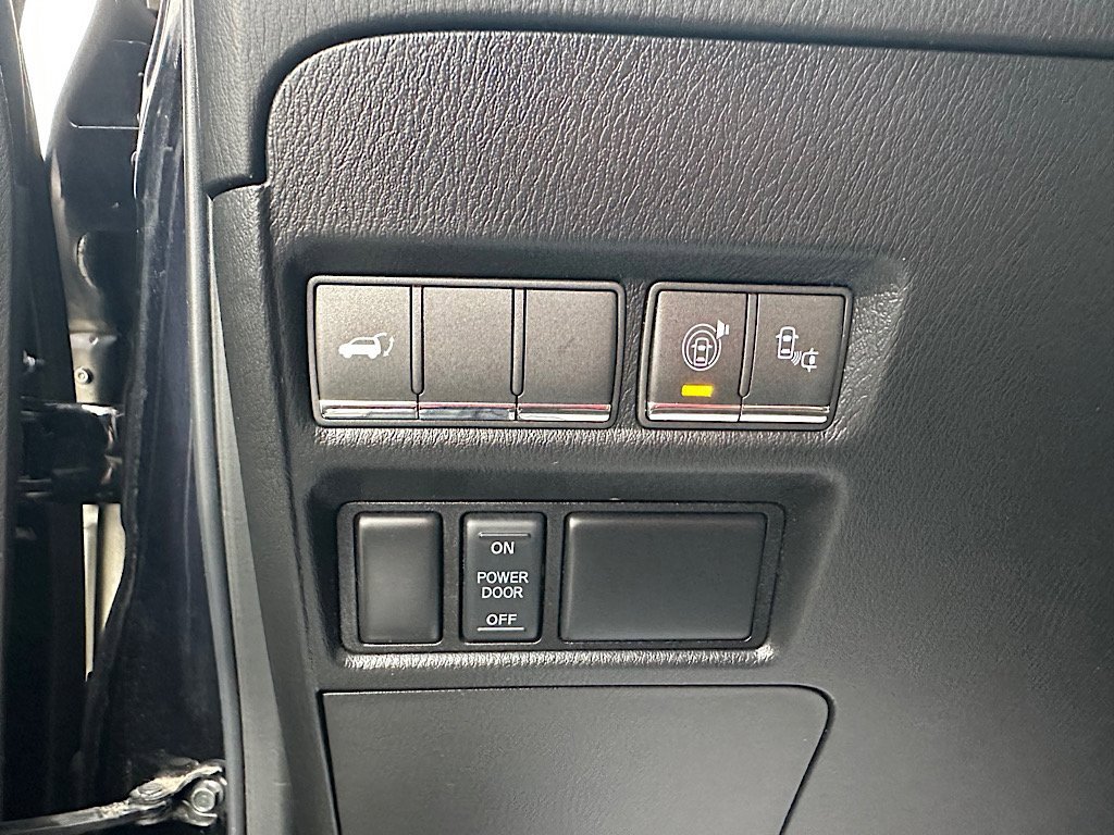 Used 2016 INFINITI QX80 Limited image 27