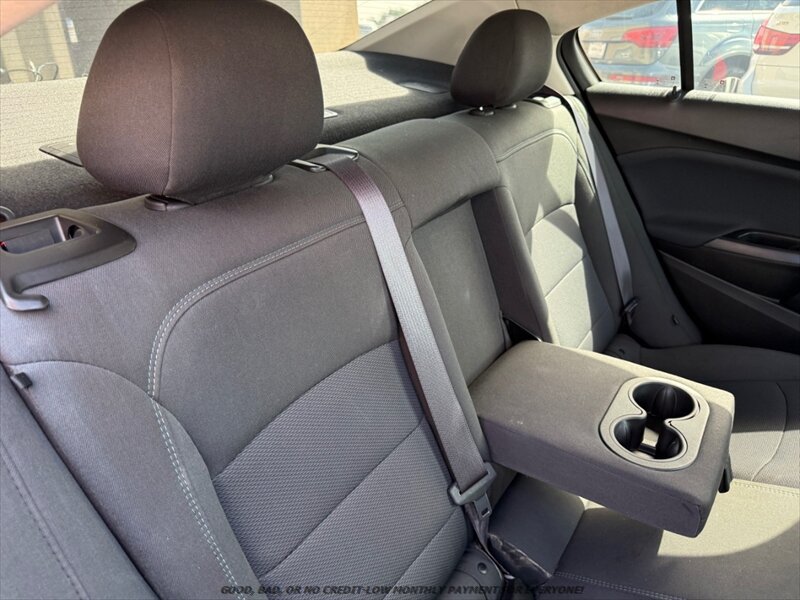 Used 2017 Chevrolet Cruze LT FWD image 16