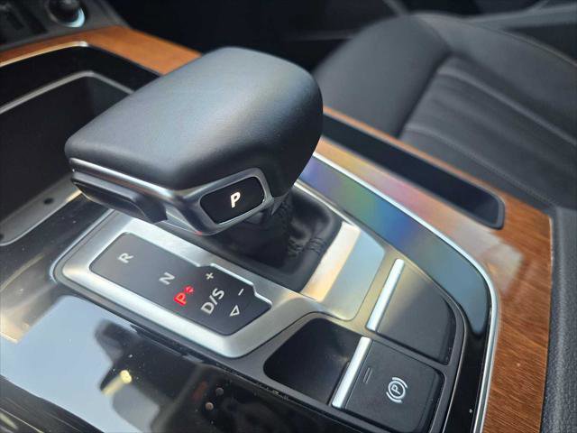 Used 2022 Audi Q5 2.0T Premium Plus w/ Premium Plus Package AWD/4WD image 33