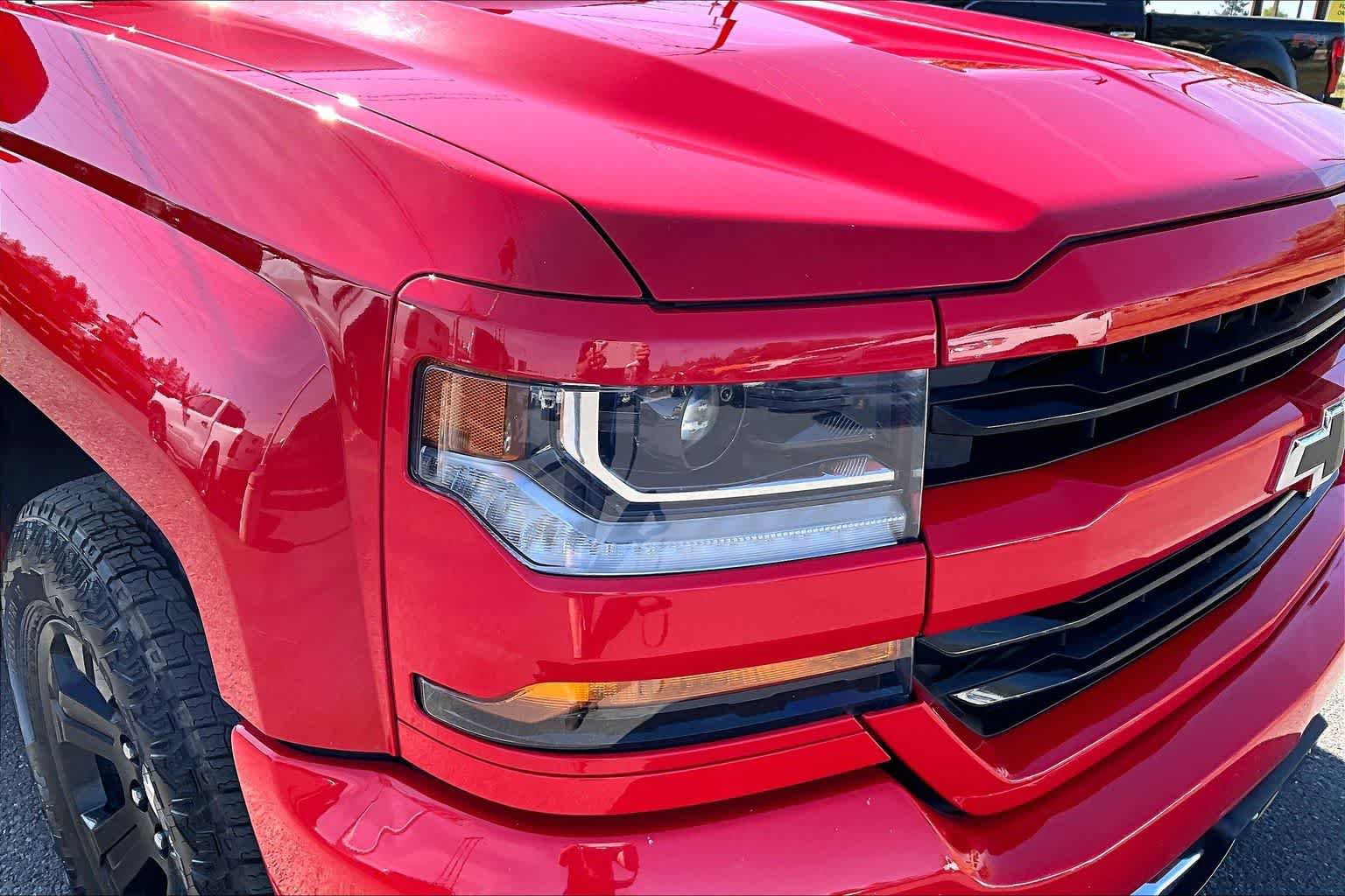 Used 2018 Chevrolet Silverado 1500 LT w/ All Star Edition AWD/4WD image 31