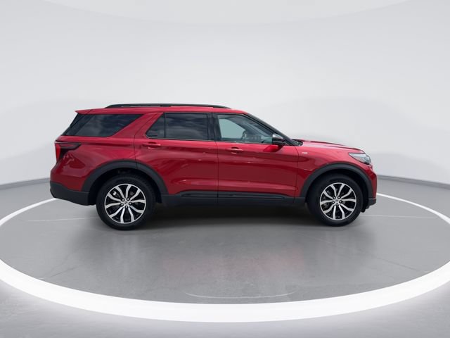 Certified 2025 Ford Explorer ST-Line AWD/4WD image 8