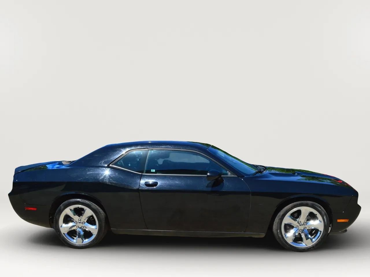 Used 2014 Dodge Challenger SXT Plus RWD image 11