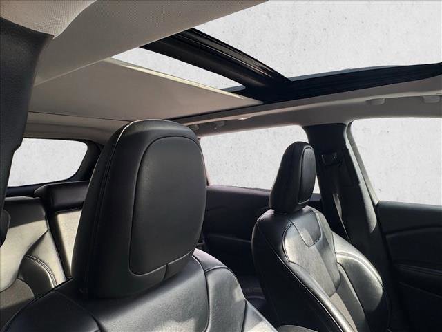 Used 2020 Jeep Cherokee Latitude Plus image 18