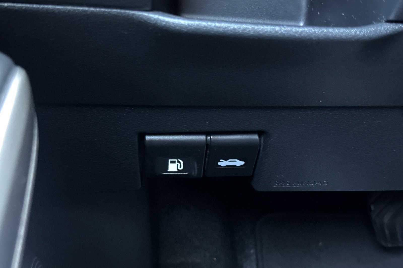 Used 2020 Nissan Kicks SR w/ SR Premium Package image 36