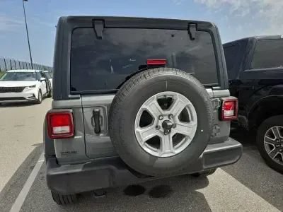 Used 2021 Jeep Wrangler Unlimited Sport AWD/4WD image 3