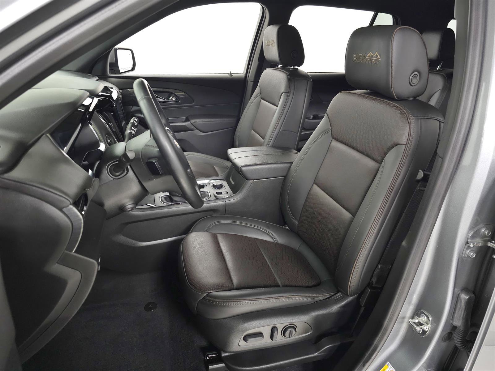 Used 2023 Chevrolet Traverse High Country w/ LPO, Floor Liner Package AWD/4WD image 19