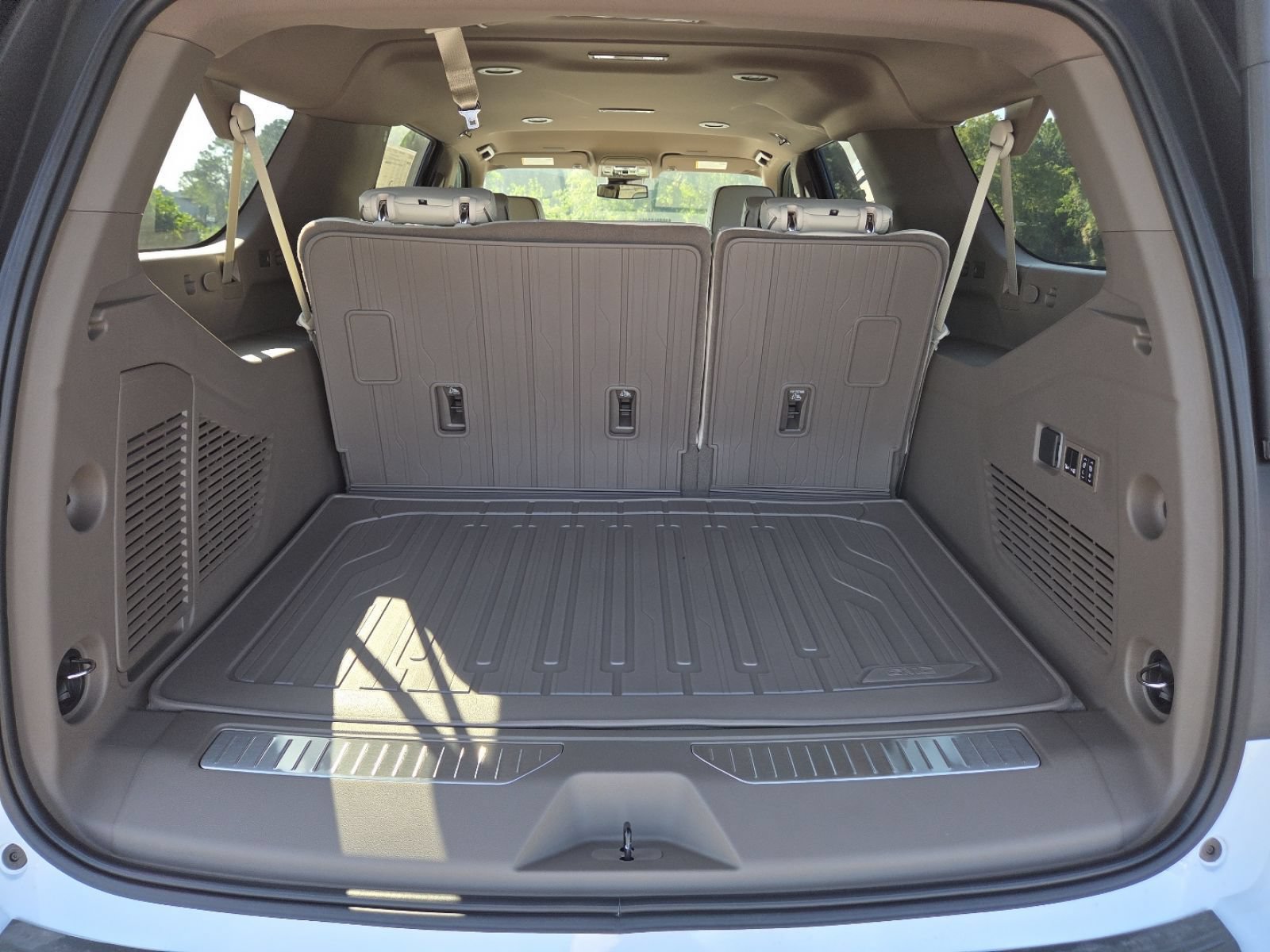 New 2026 GMC Yukon XL Denali w/ LPO, Floor Liner Package AWD/4WD image 22