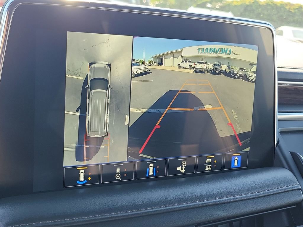 Used 2023 Chevrolet Suburban High Country image 15