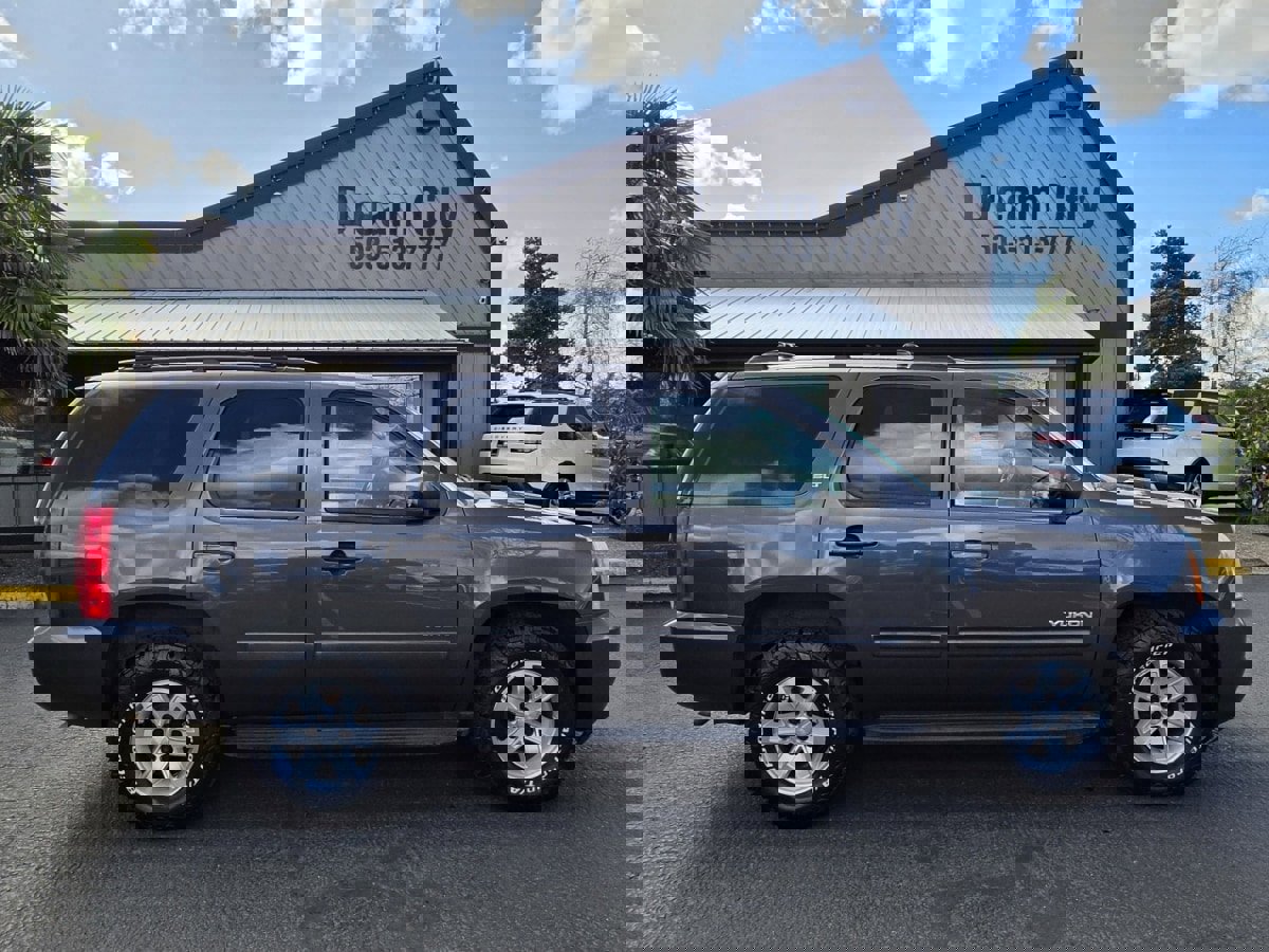 Used 2010 GMC Yukon SLT w/ SLT-2 Equipment Package image 10