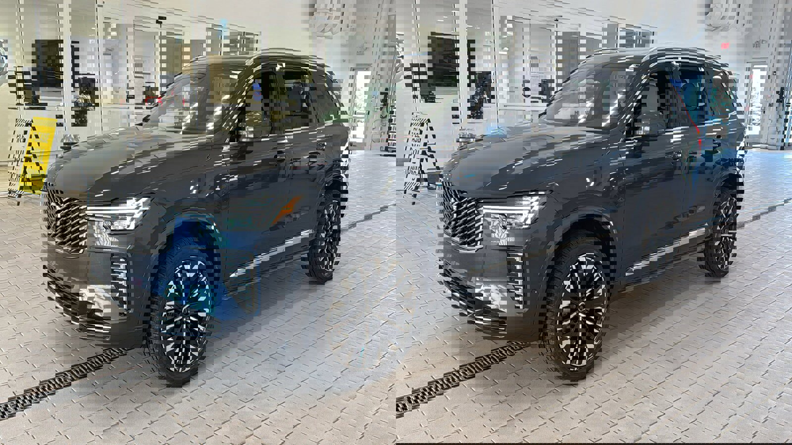 New 2026 Volvo XC90 B6 Plus w/ Protection Package Premier image 9