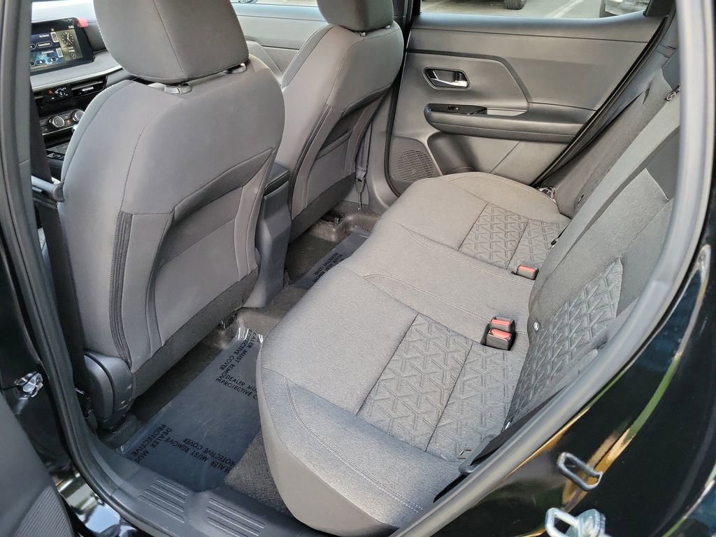 Certified 2025 Nissan Kicks SV image 18