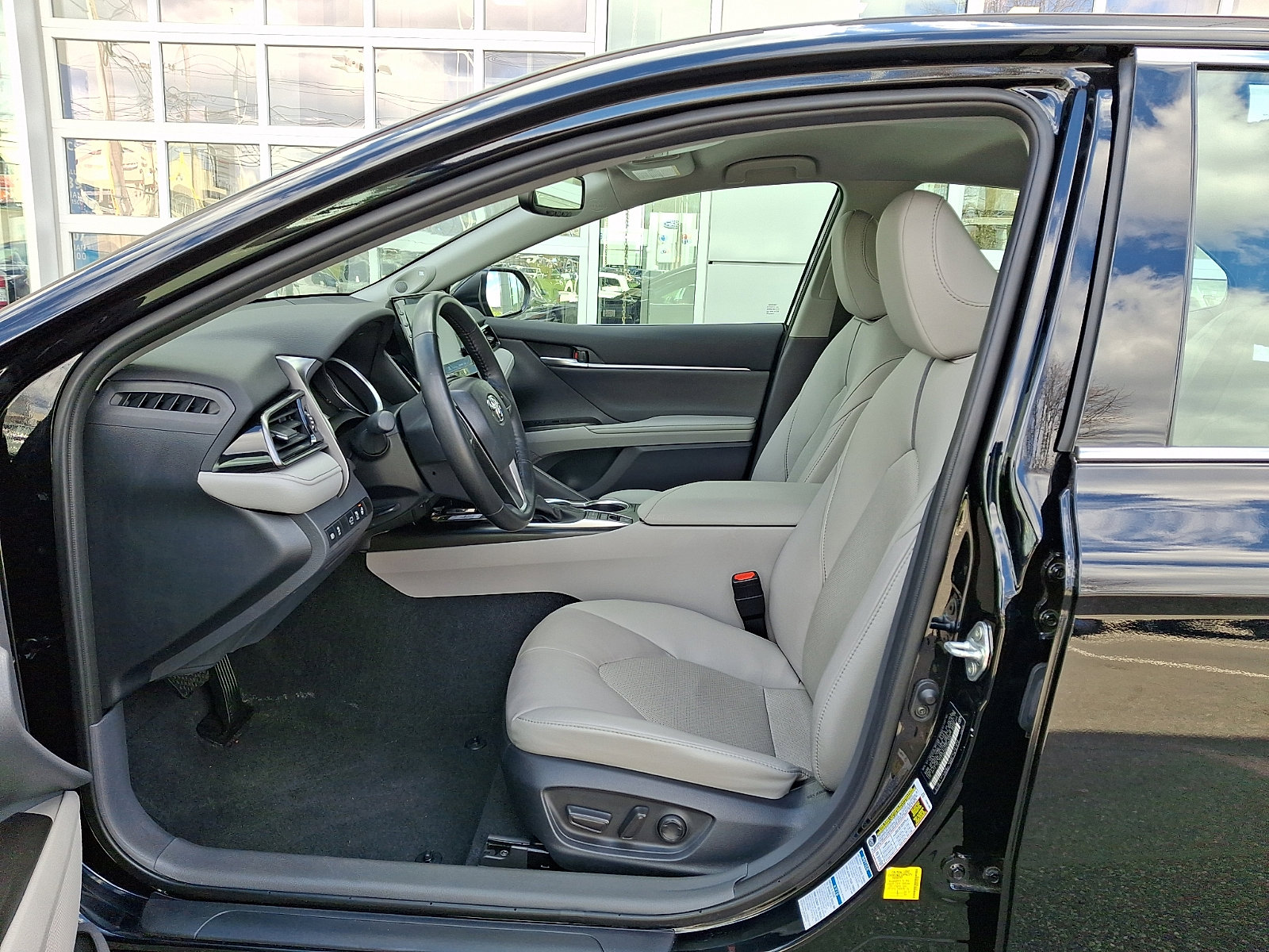 Certified 2024 Toyota Camry XLE w/ Navigation Package image 14