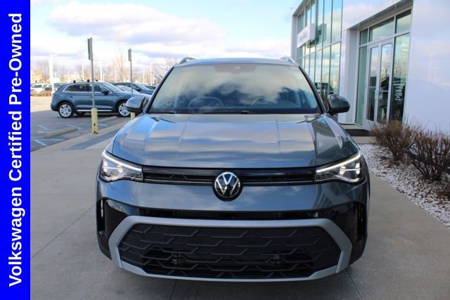 Used 2025 Volkswagen Taos SE w/ Panoramic Sunroof Package image 2