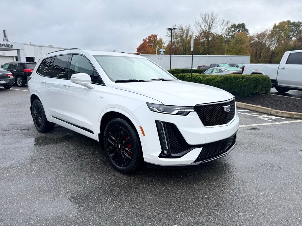 Used 2024 Cadillac XT6 Sport w/ LPO, Onyx Lite Package image 9