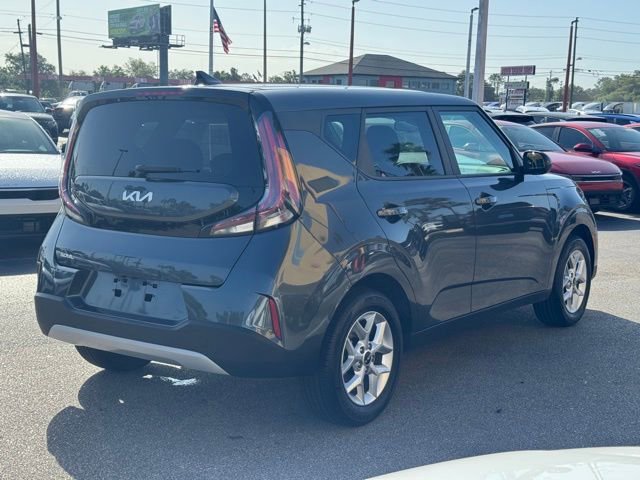 Certified 2025 Kia Soul LX FWD image 5