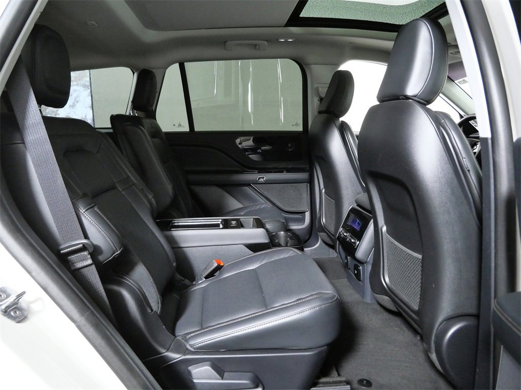 Certified 2025 Lincoln Aviator Reserve w/ Illumination Package image 13