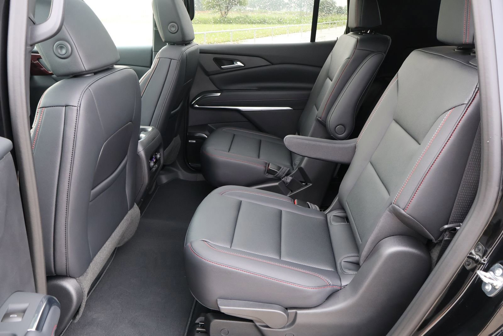 New 2026 Chevrolet Traverse Z71 w/ Enhanced Driving Package AWD/4WD image 8