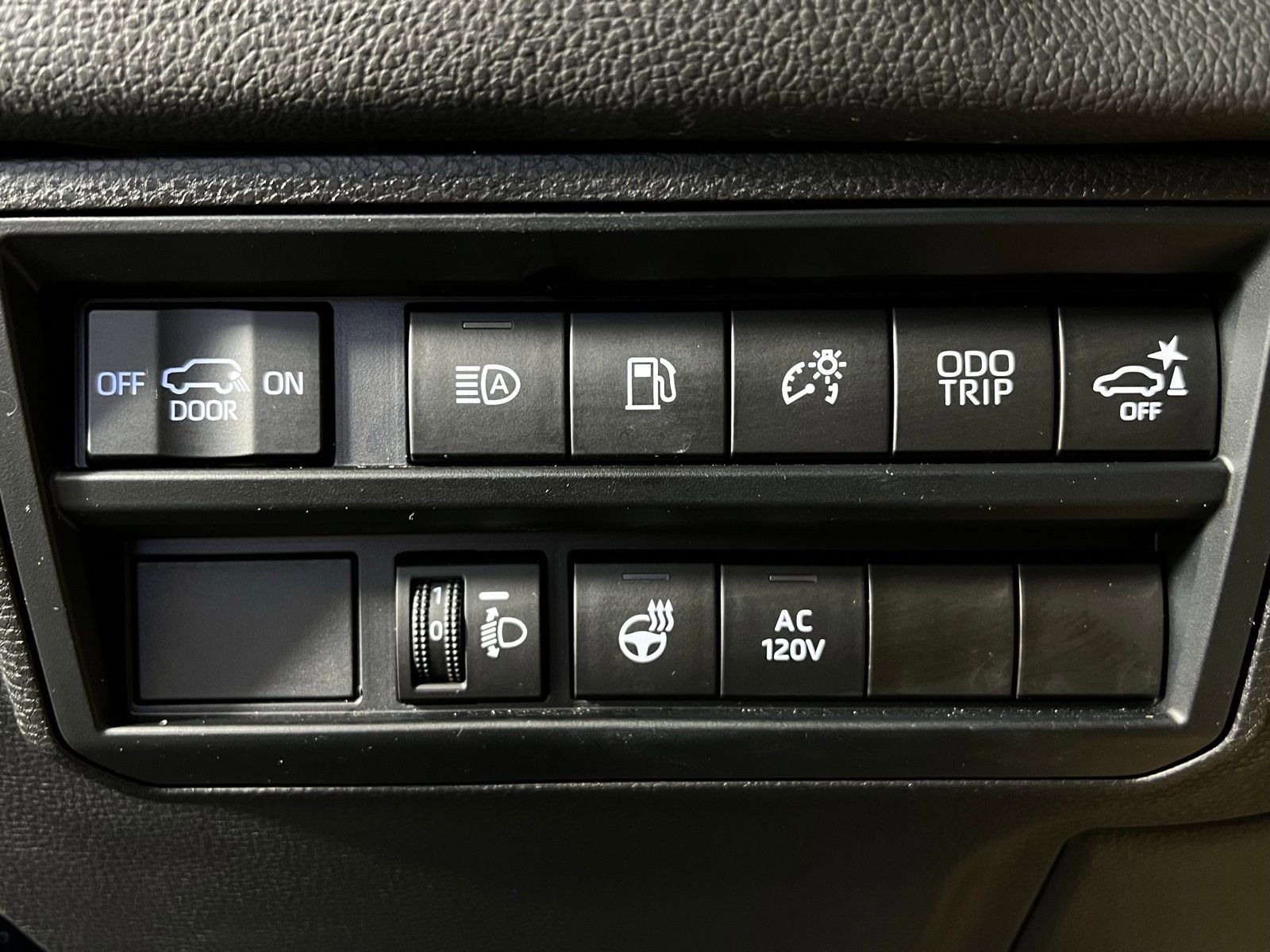 Certified 2023 Toyota Sequoia Limited image 25