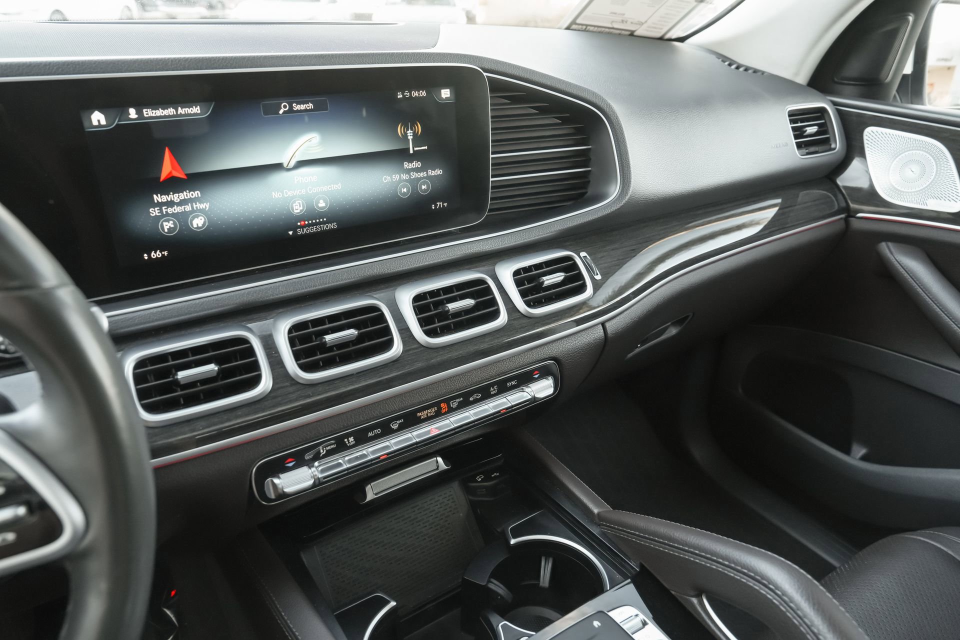 Used 2020 Mercedes-Benz GLE 350 4MATIC image 9