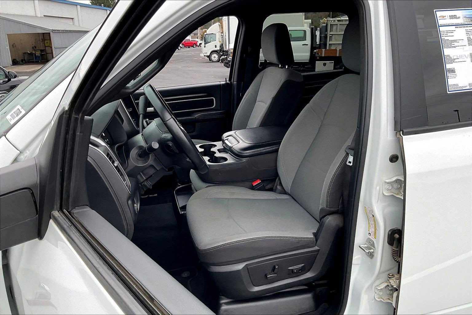 Used 2024 RAM 3500 Big Horn image 23