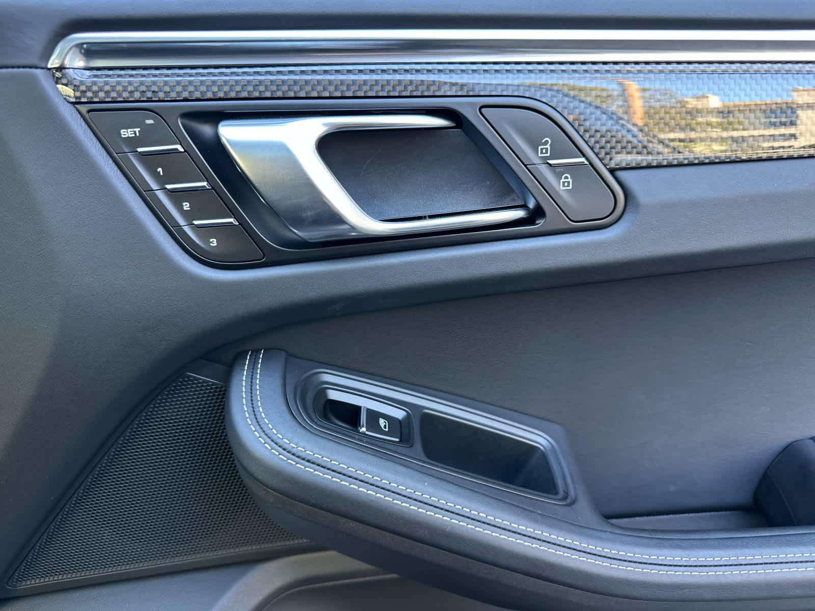 Certified 2025 Porsche Macan GTS AWD/4WD image 19