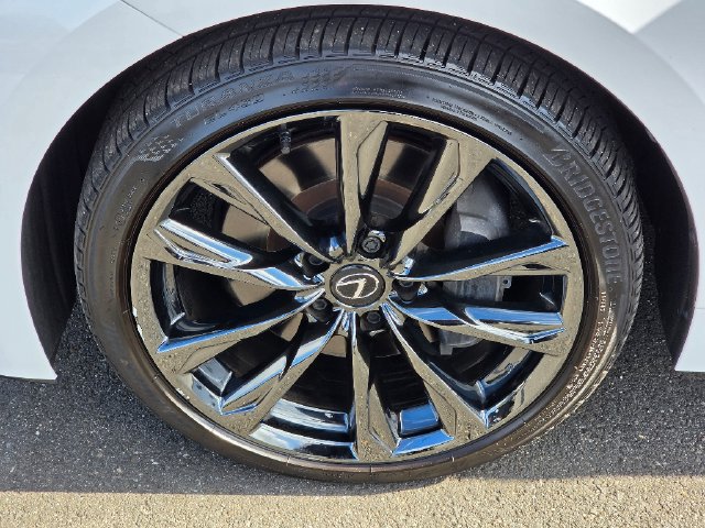 Used 2025 Lexus IS 350 F Sport w/ Accessory Package AWD/4WD image 18